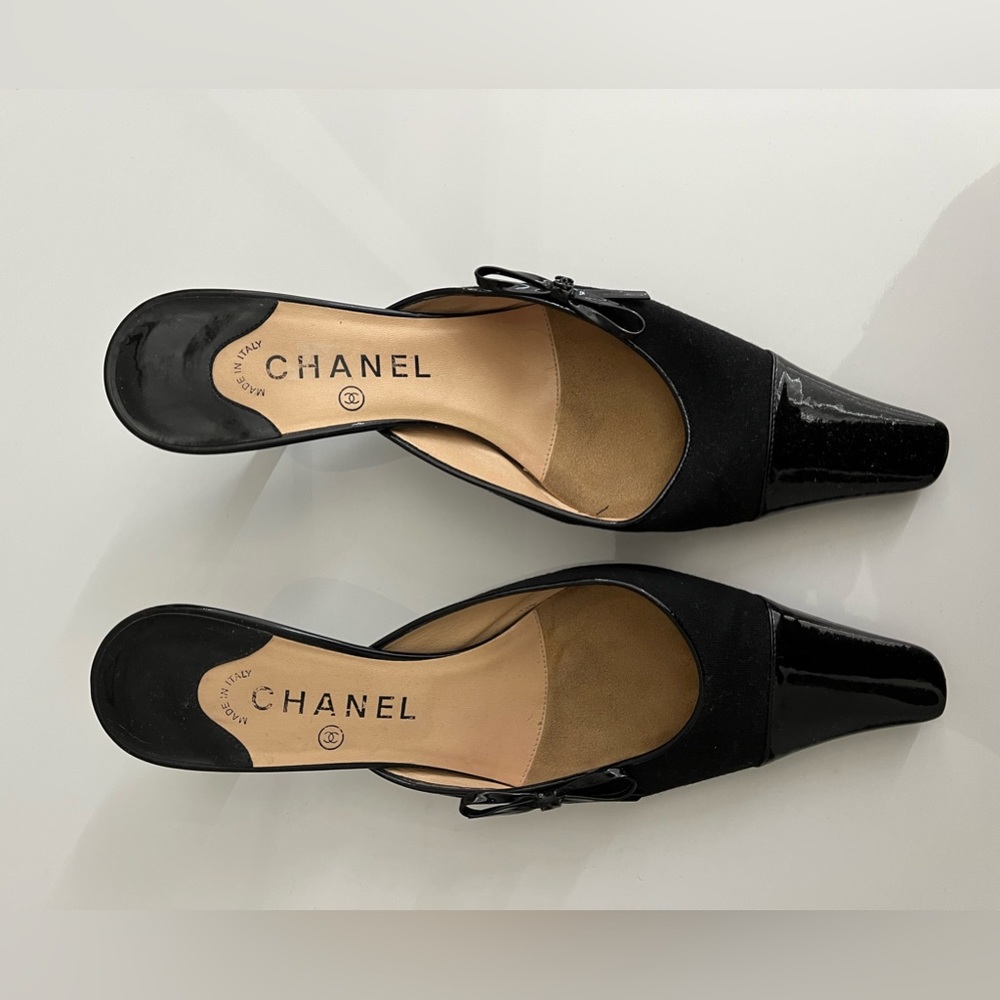Chanel kitten heel